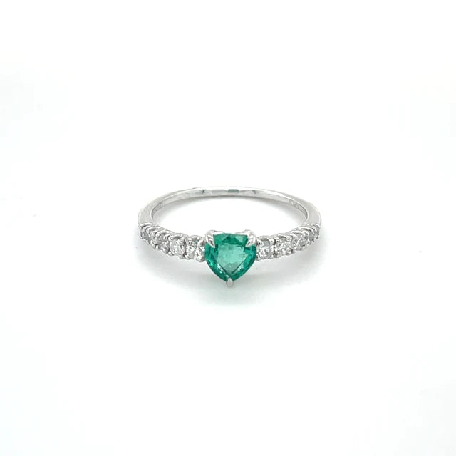 18kt White Gold Heart Shaped Emerald Diamond Ring