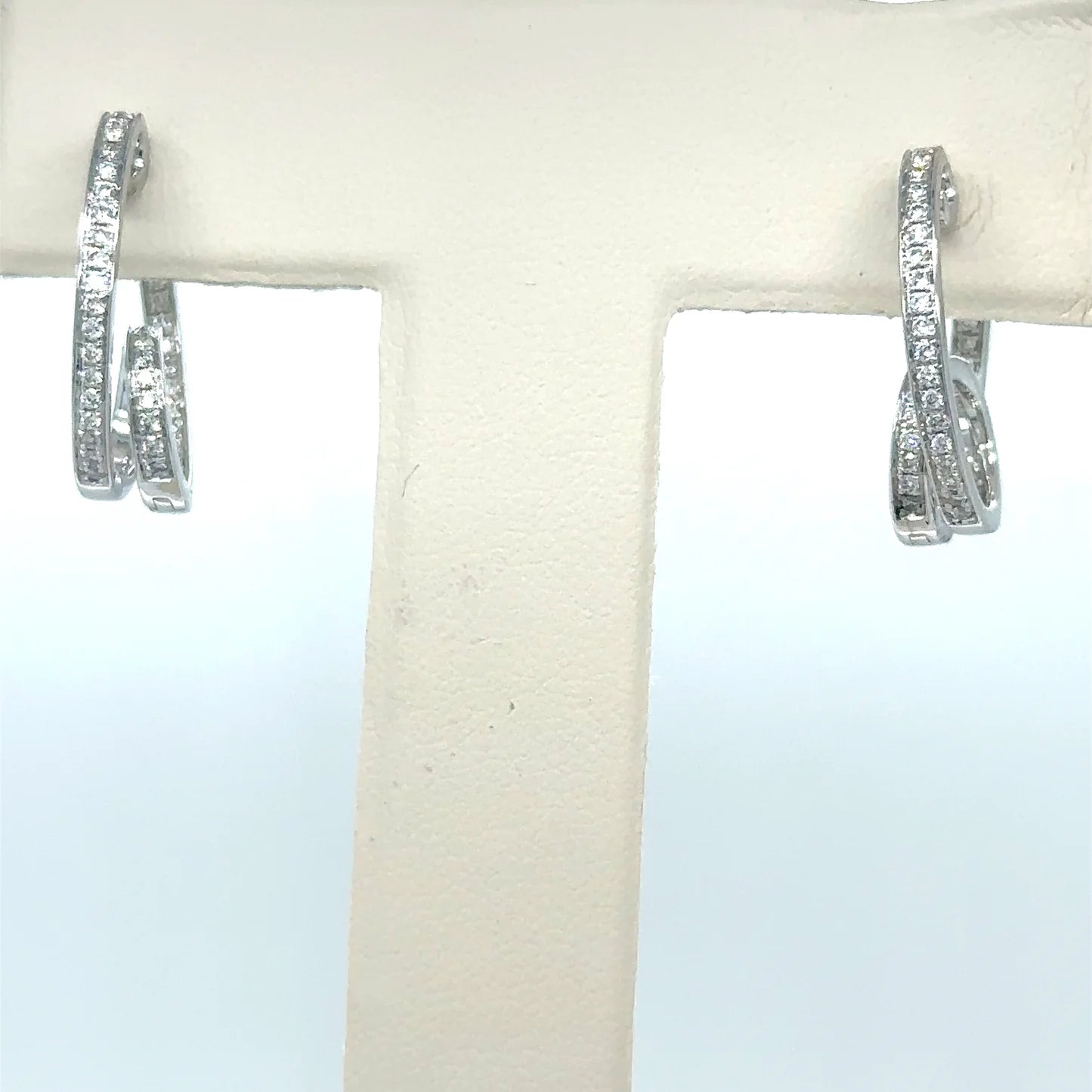 14k White Gold Diamond Earring