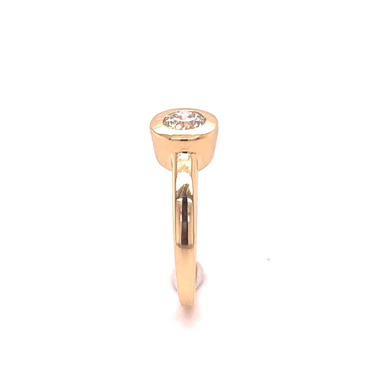14kt Yellow Gold Solitaire Round Diamond Ring