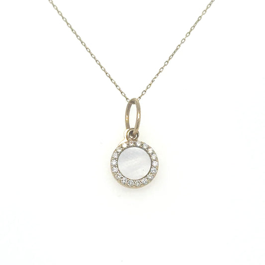 Yellow Gold Mother of Pearl Pendant With Diamonds