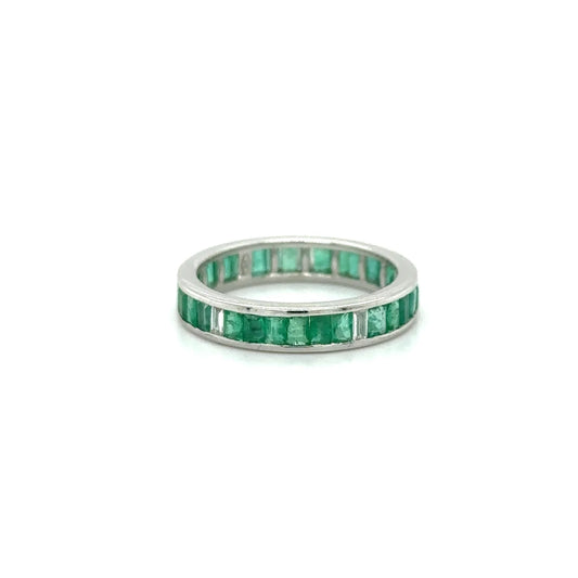18k White Gold Emerald Diamond Ring