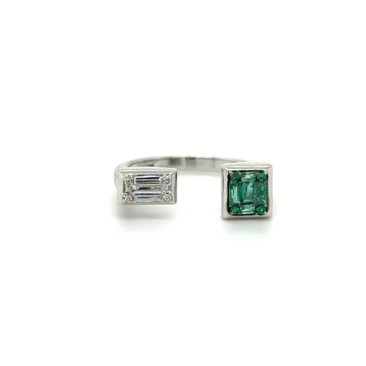 18k White Gold Emerald Diamond Ring