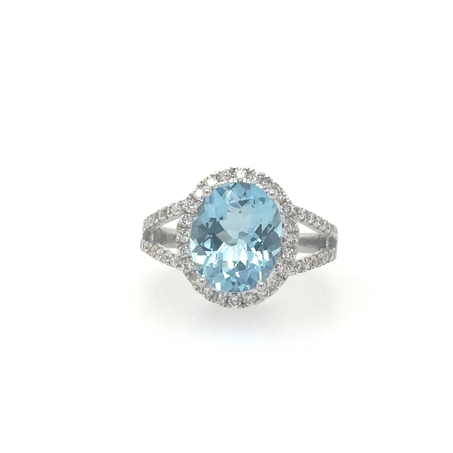 Oval Shape Aquamarine Ring With Diamonds