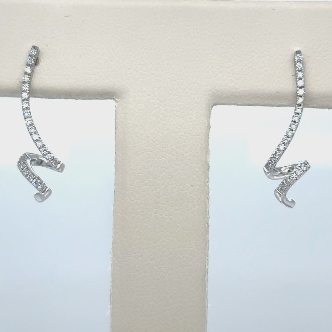 14k White Gold Diamond Earring