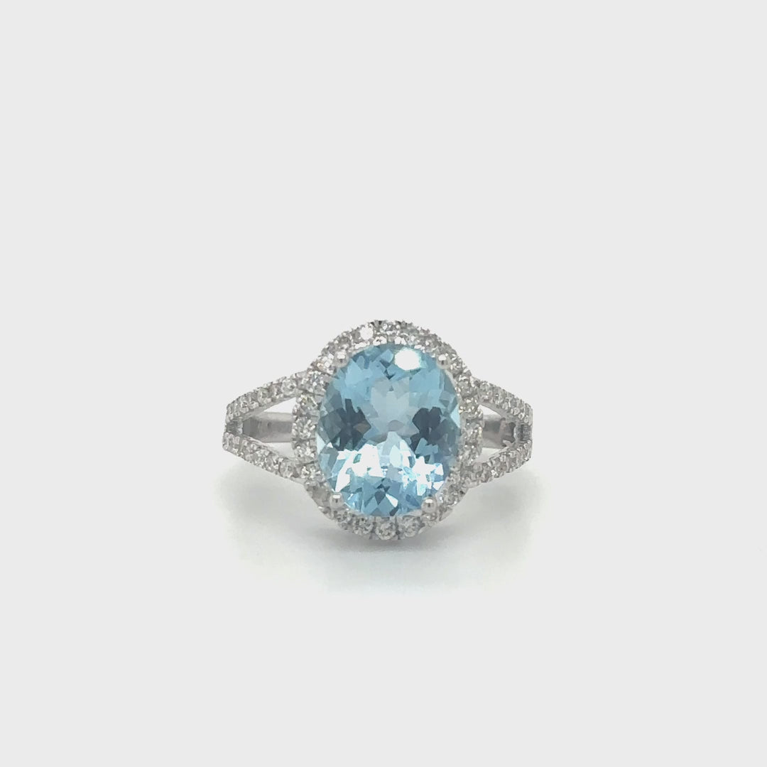 Oval Shape Aquamarine Ring With Diamonds