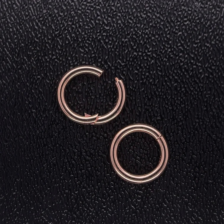 14kt Gold Round Lock