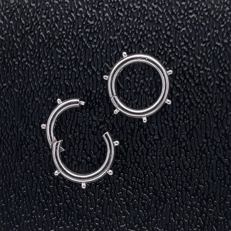14kt Gold Spike Shape Round Lock