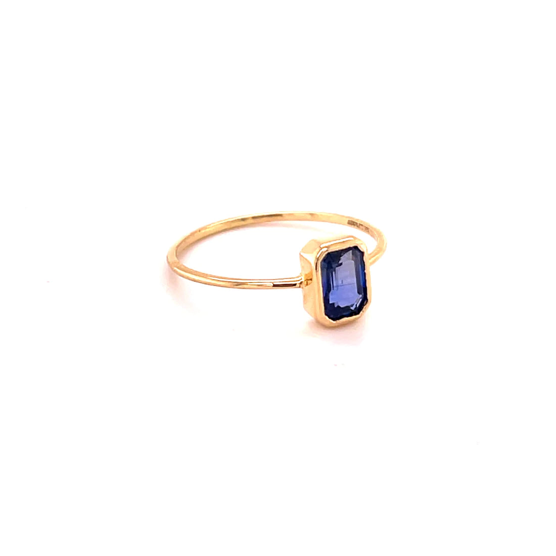 14kt Yellow Gold Blue Sapphire Ring