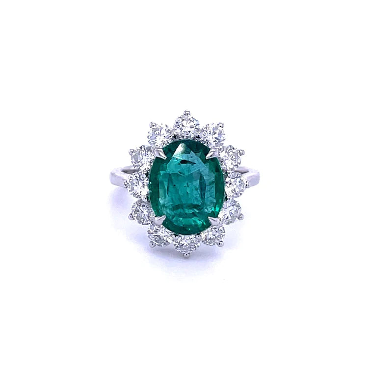 18kt Whit Gold Emerald With Diamond Ring