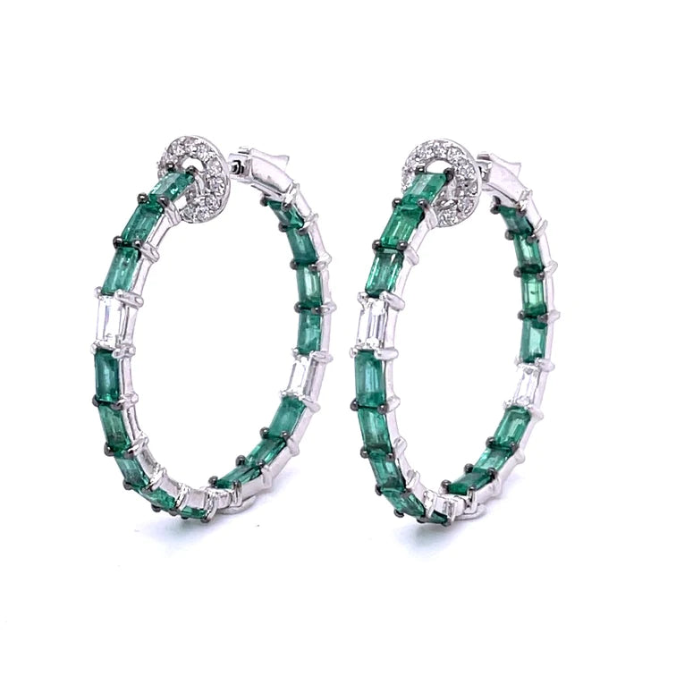 18kt White Gold Emerald With Diamonds Earing