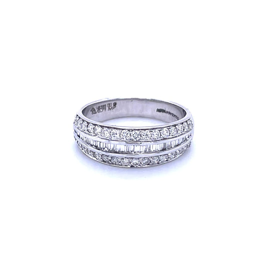 14kt White Gold With Diamond Ring