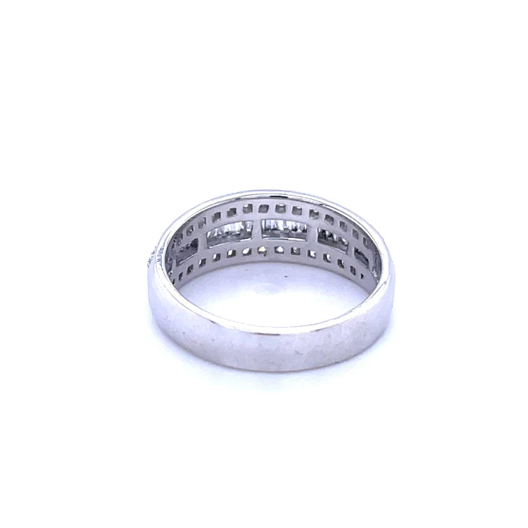 14kt White Gold With Diamond Ring