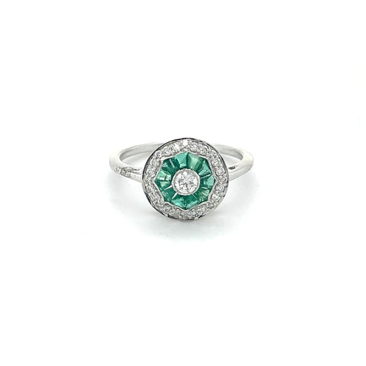 18kt White Gold Emerald Diamond Ring