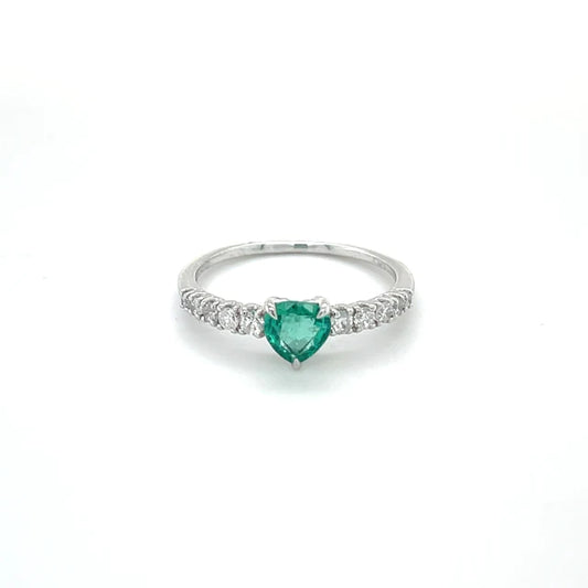 18kt White Gold Heart Shaped Emerald Diamond Ring