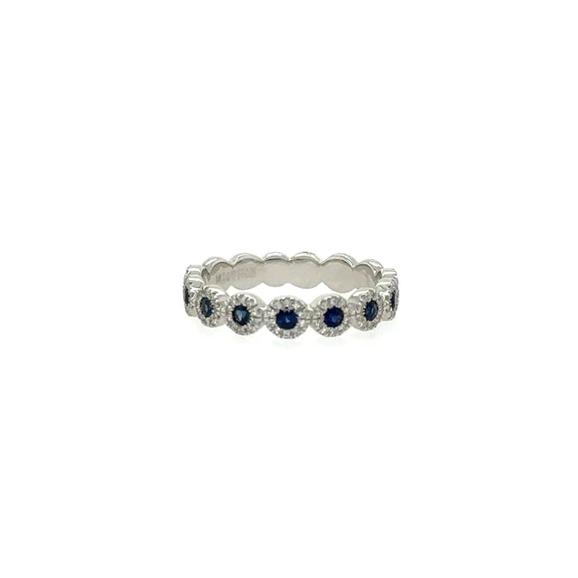 White Gold Ring With Sapphire and Diamonds