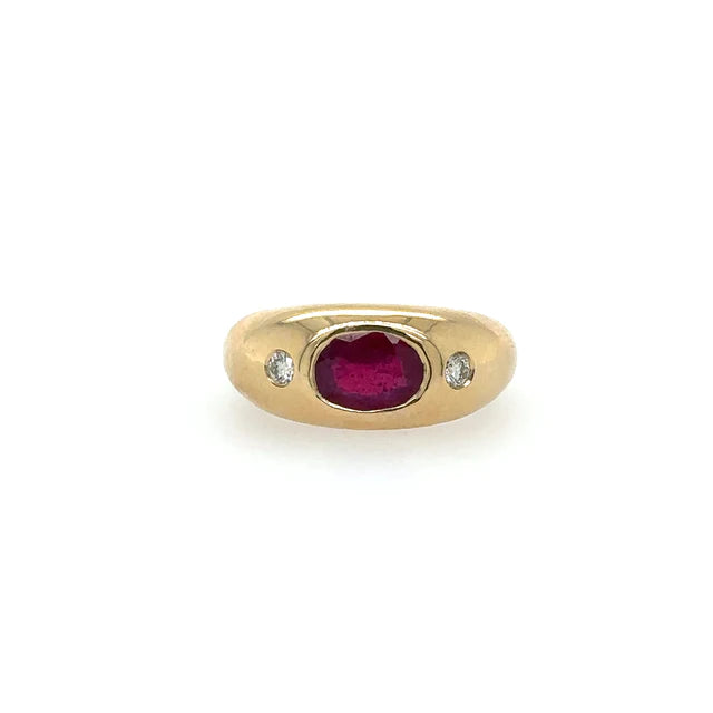 Yellow Gold Ring With Ruby and Diamonds