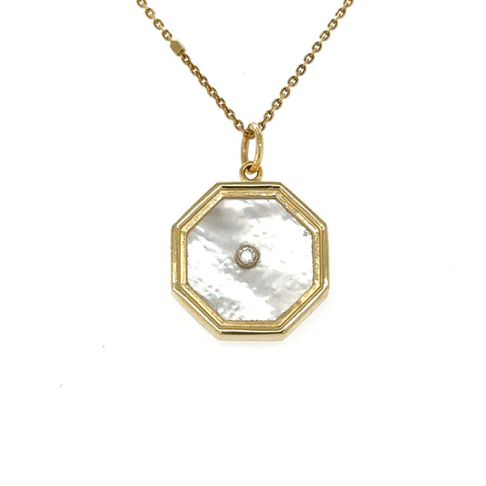 Yellow Gold Mother of Pearl Pendent With Diamonds