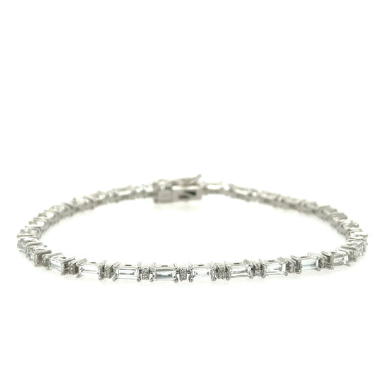 18kt White Gold Bracelet With Baguette Diamonds