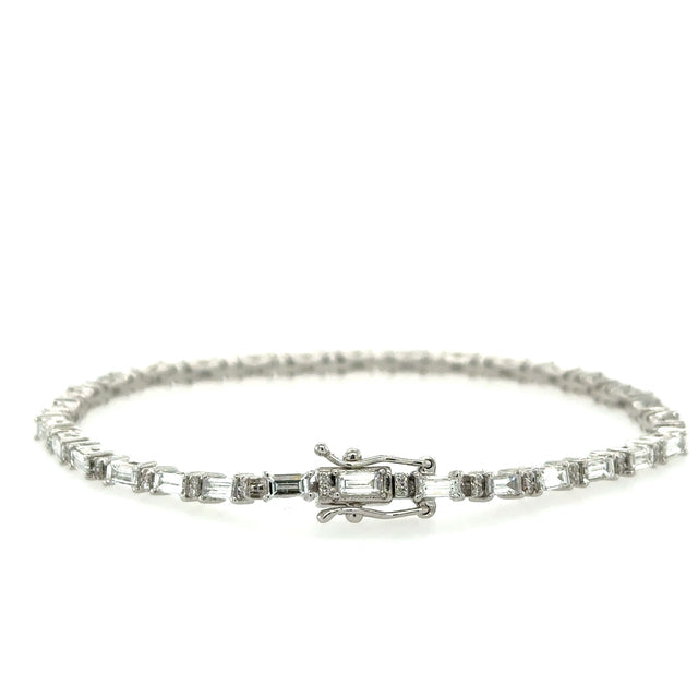 18kt White Gold Bracelet With Baguette Diamonds